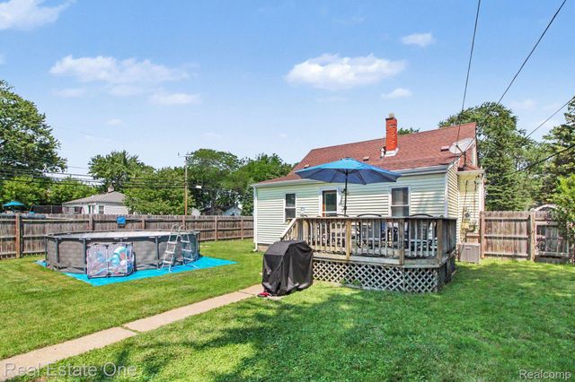33065 John Hauk Street, Garden City, MI 48135