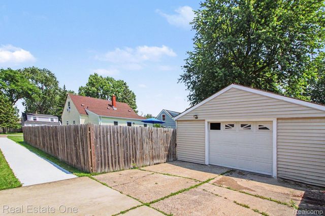 33065 John Hauk Street, Garden City, MI 48135