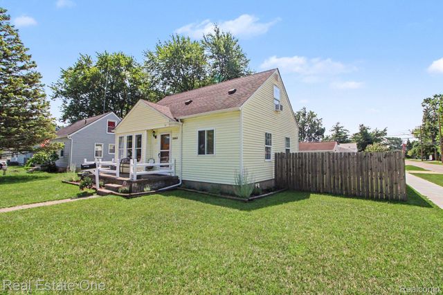 33065 John Hauk Street, Garden City, MI 48135