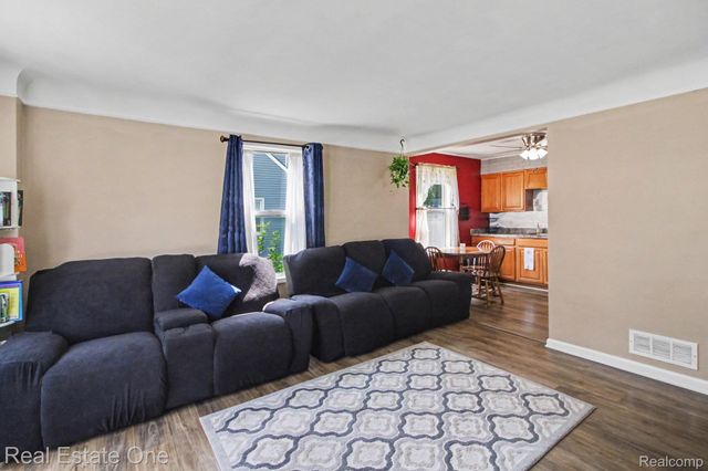 33065 John Hauk Street, Garden City, MI 48135