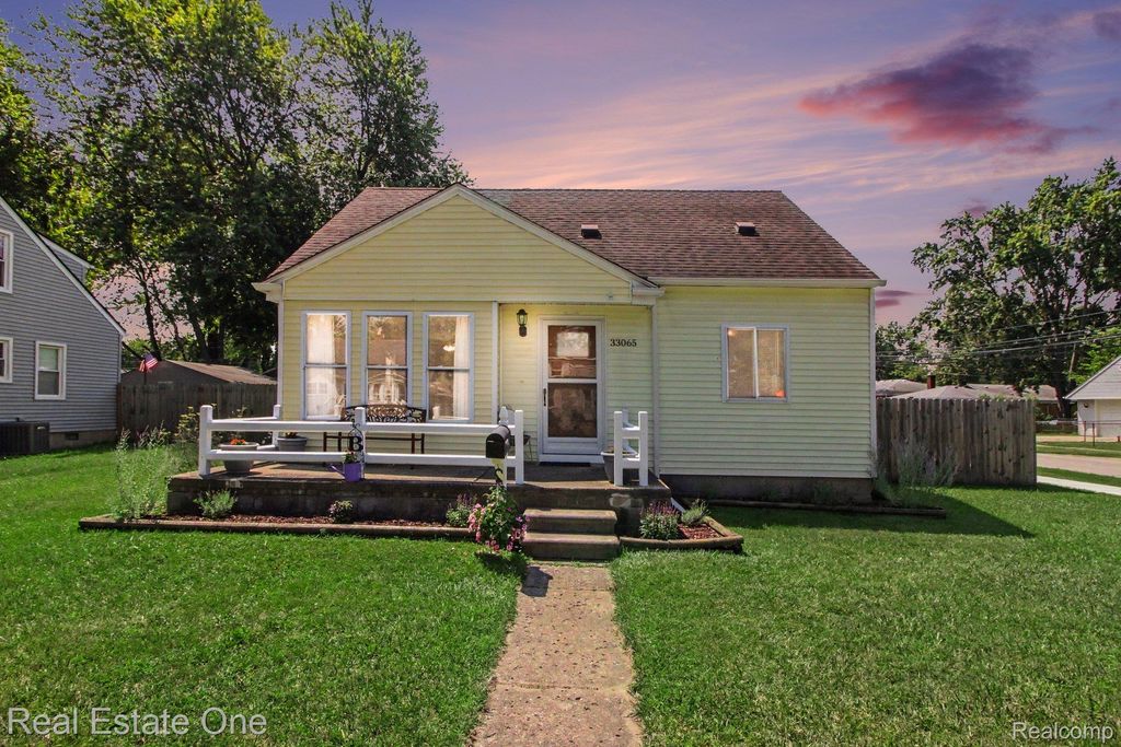 33065 John Hauk Street, Garden City, MI 48135