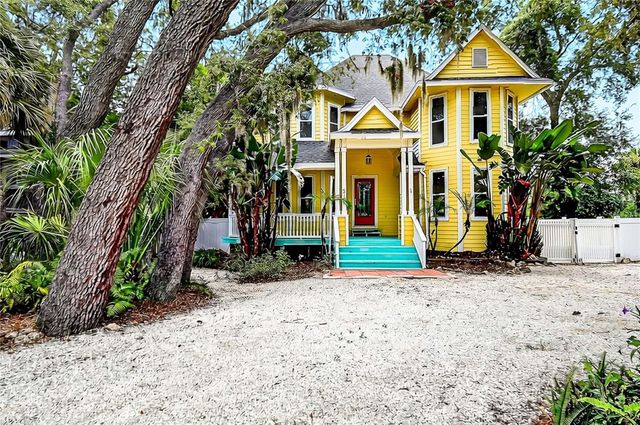 510 WIDEVIEW AVENUE, Tarpon Springs, FL 34689