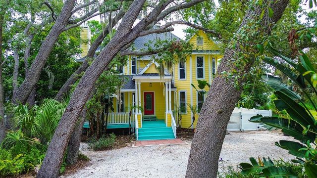510 WIDEVIEW AVENUE, Tarpon Springs, FL 34689