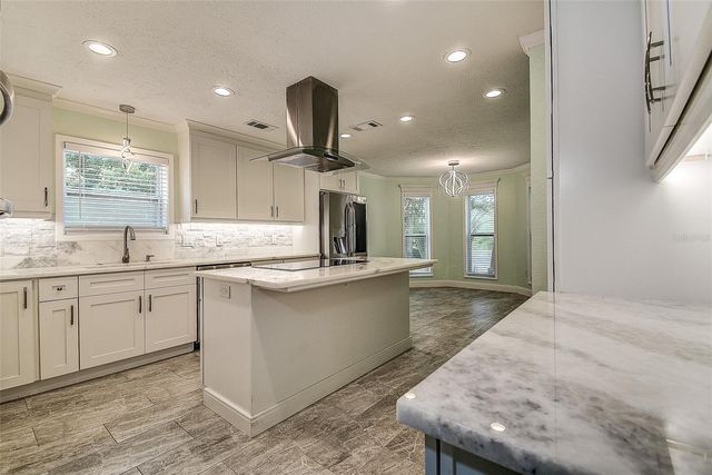 510 WIDEVIEW AVENUE, Tarpon Springs, FL 34689