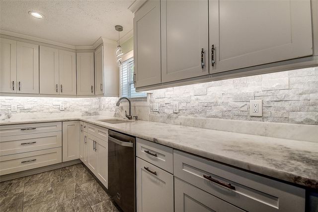 510 WIDEVIEW AVENUE, Tarpon Springs, FL 34689