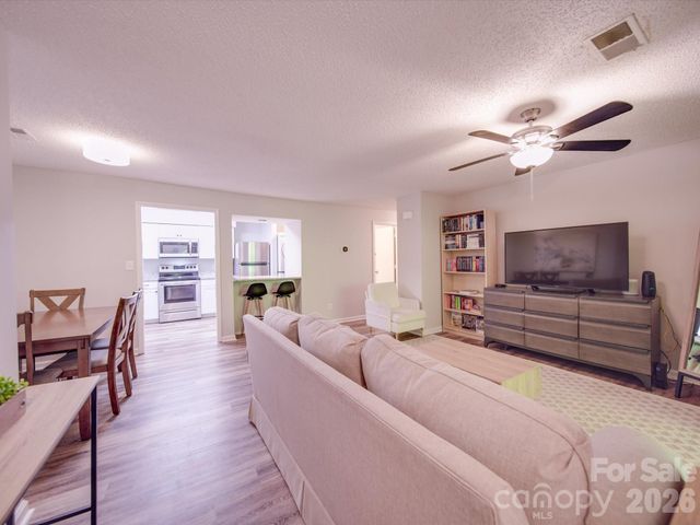 1052 Churchill Downs Court I, Charlotte, NC 28211