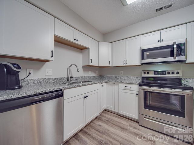 1052 Churchill Downs Court I, Charlotte, NC 28211