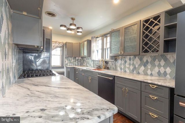 1631 E BUCHANAN TRAIL EAST E, Greencastle, PA 17225