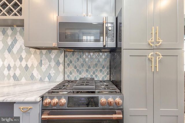 1631 E BUCHANAN TRAIL EAST E, Greencastle, PA 17225