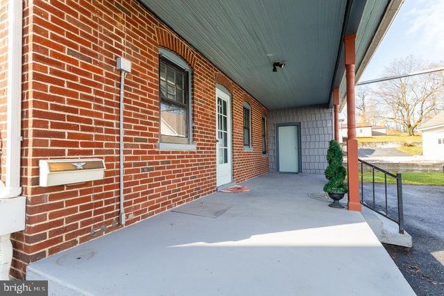 1631 E BUCHANAN TRAIL EAST E, Greencastle, PA 17225