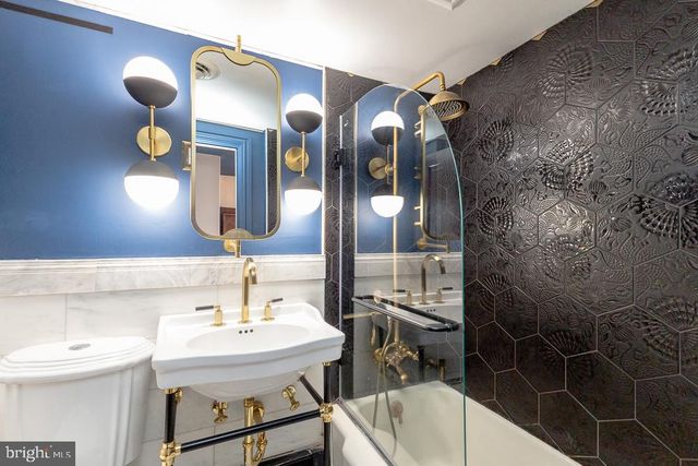 1631 E BUCHANAN TRAIL EAST E, Greencastle, PA 17225