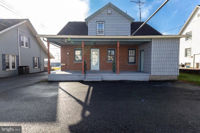 1631 E BUCHANAN TRAIL EAST E, Greencastle, PA 17225