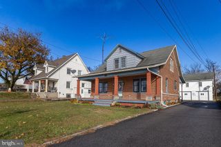 1631 E BUCHANAN TRAIL EAST E, Greencastle, PA 17225