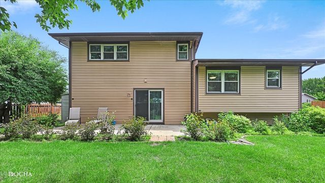 29 Mayfair Lane, Aurora, IL 60504