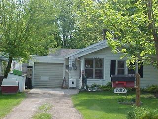 2609 Maplewood Avenue, Lansing, MI 48901
