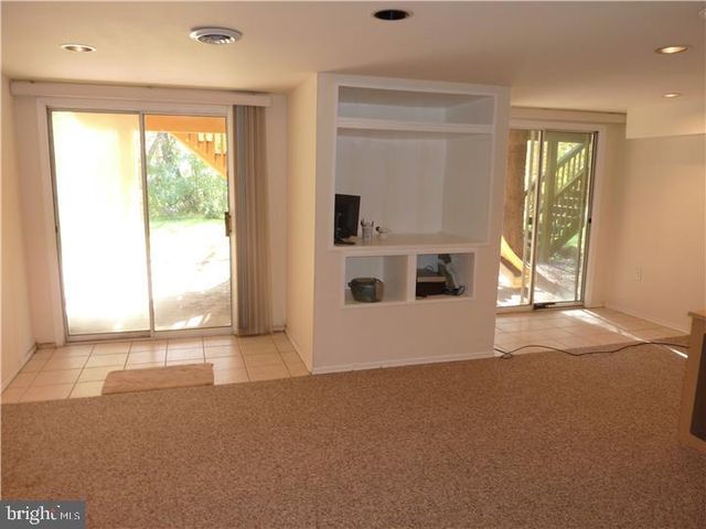 922 GLACKENS LN, Wilmington, DE 19808