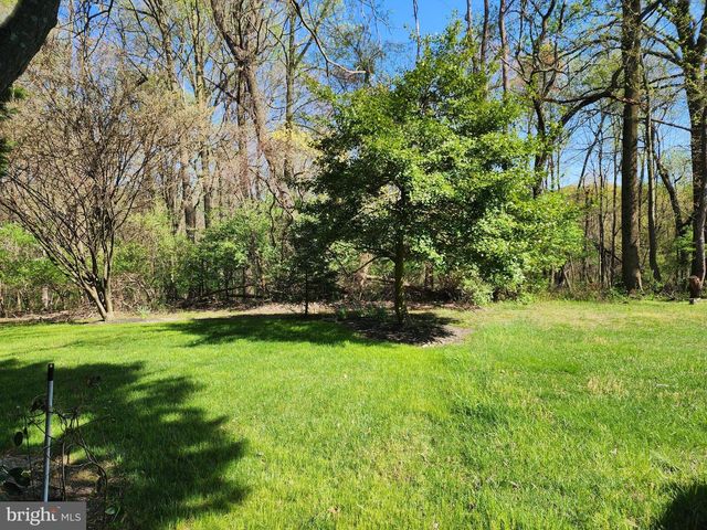 922 GLACKENS LN, Wilmington, DE 19808