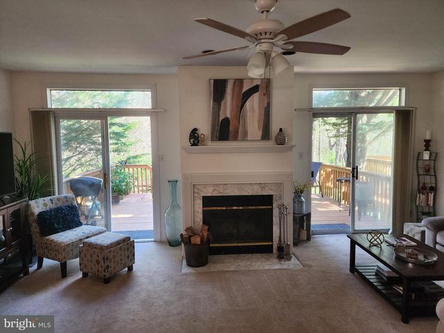 922 GLACKENS LN, Wilmington, DE 19808