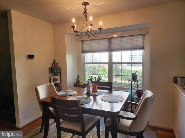 922 GLACKENS LN, Wilmington, DE 19808