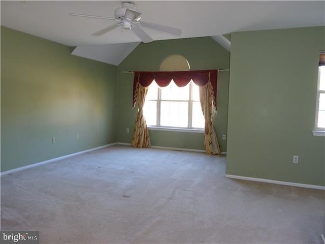 922 GLACKENS LN, Wilmington, DE 19808