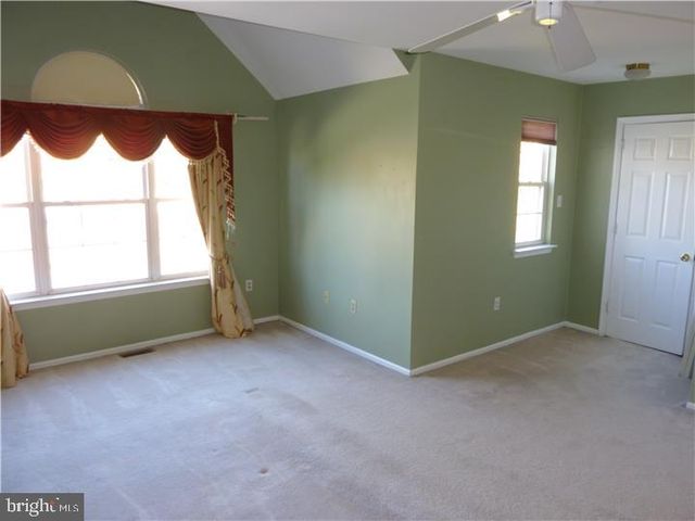 922 GLACKENS LN, Wilmington, DE 19808