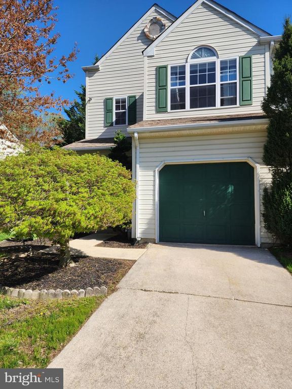 922 GLACKENS LN, Wilmington, DE 19808