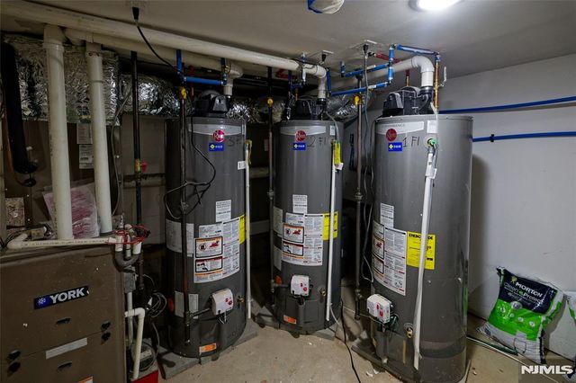 81 Grove Street, East Orange, NJ 07017