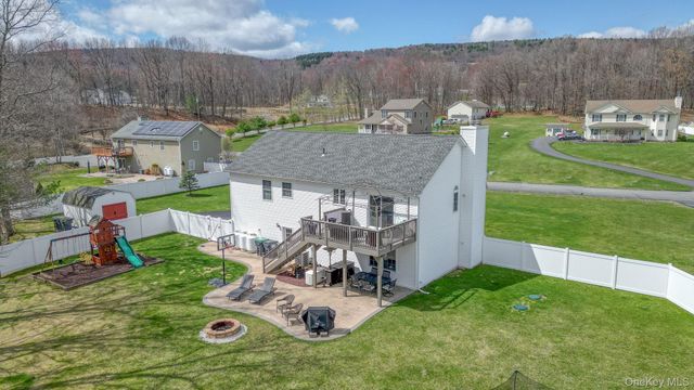 8 Dot Calm Drive, Otisville, NY 10963