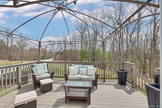 8 Dot Calm Drive, Otisville, NY 10963