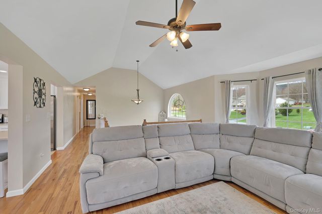 8 Dot Calm Drive, Otisville, NY 10963