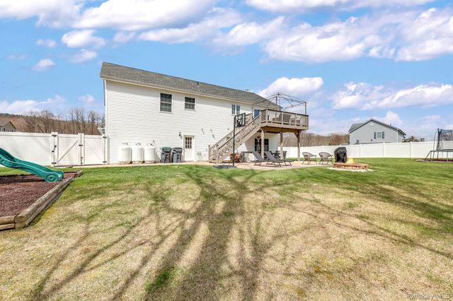 8 Dot Calm Drive, Otisville, NY 10963