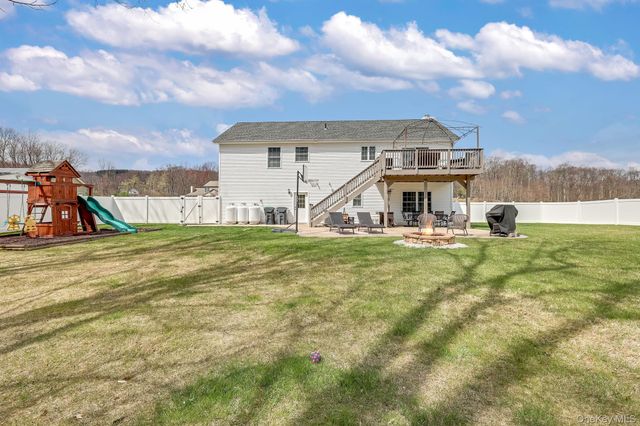 8 Dot Calm Drive, Otisville, NY 10963