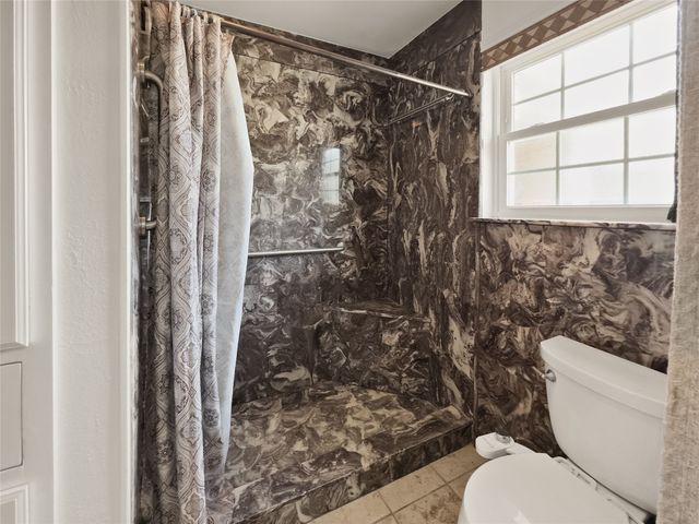 609 NW Lorna Street, Burleson, TX 76028