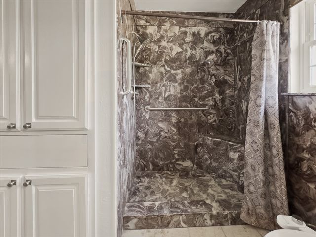 609 NW Lorna Street, Burleson, TX 76028