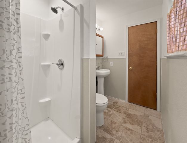 609 NW Lorna Street, Burleson, TX 76028