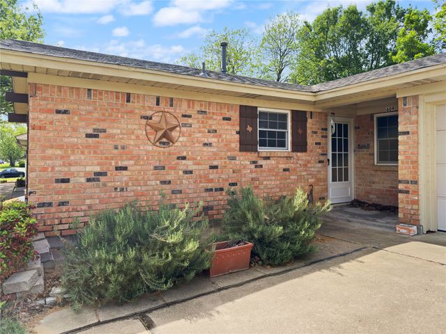 609 NW Lorna Street, Burleson, TX 76028