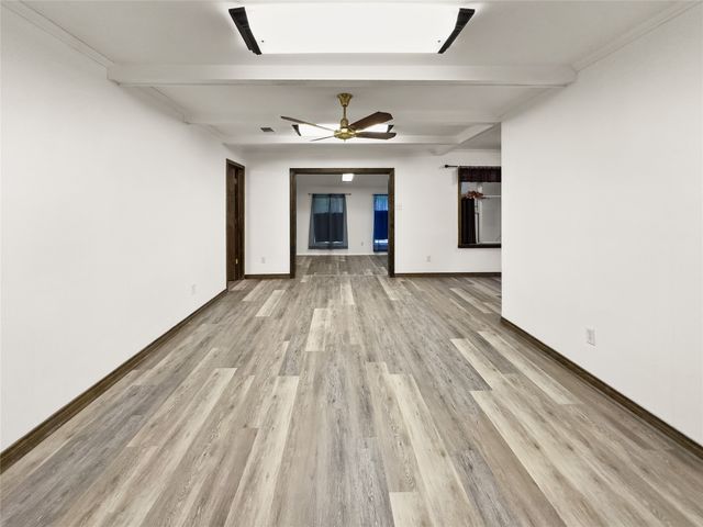 609 NW Lorna Street, Burleson, TX 76028