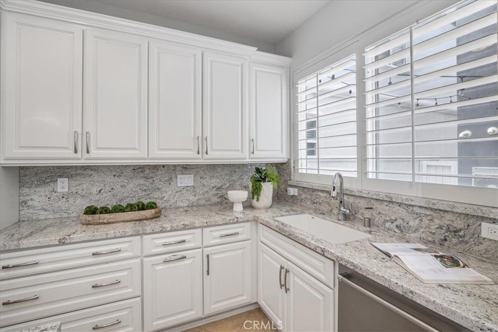 Image 10 of property listing at 617 12th, Huntington Beach, CA 92648
