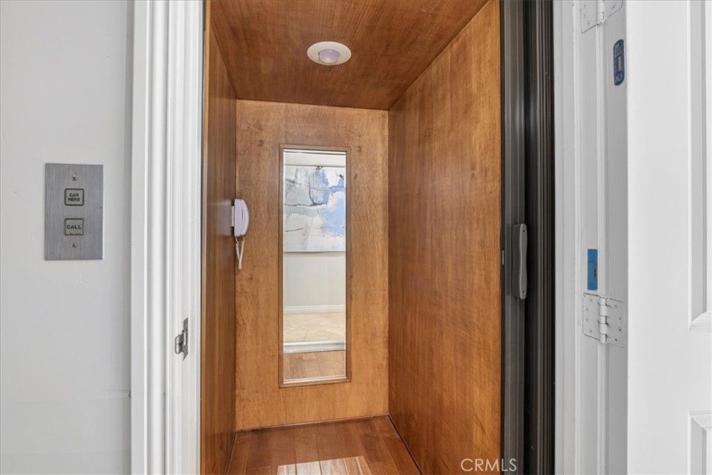 Image 12 of property listing at 617 12th, Huntington Beach, CA 92648