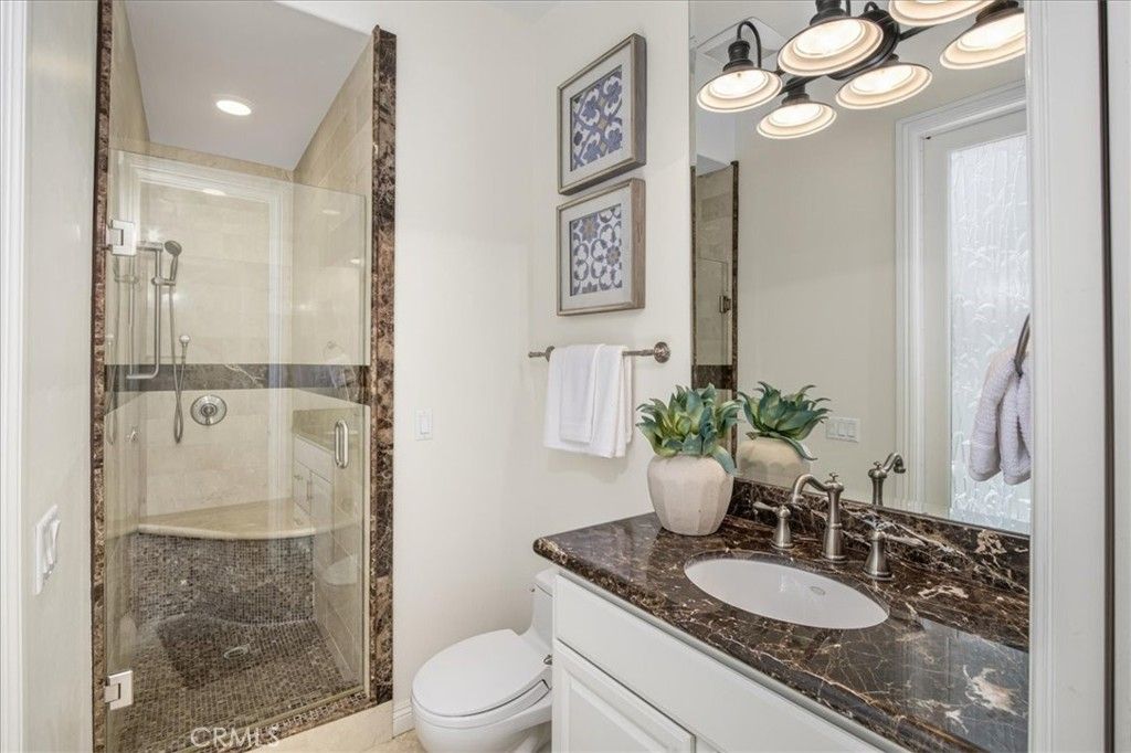 Image 13 of property listing at 617 12th, Huntington Beach, CA 92648