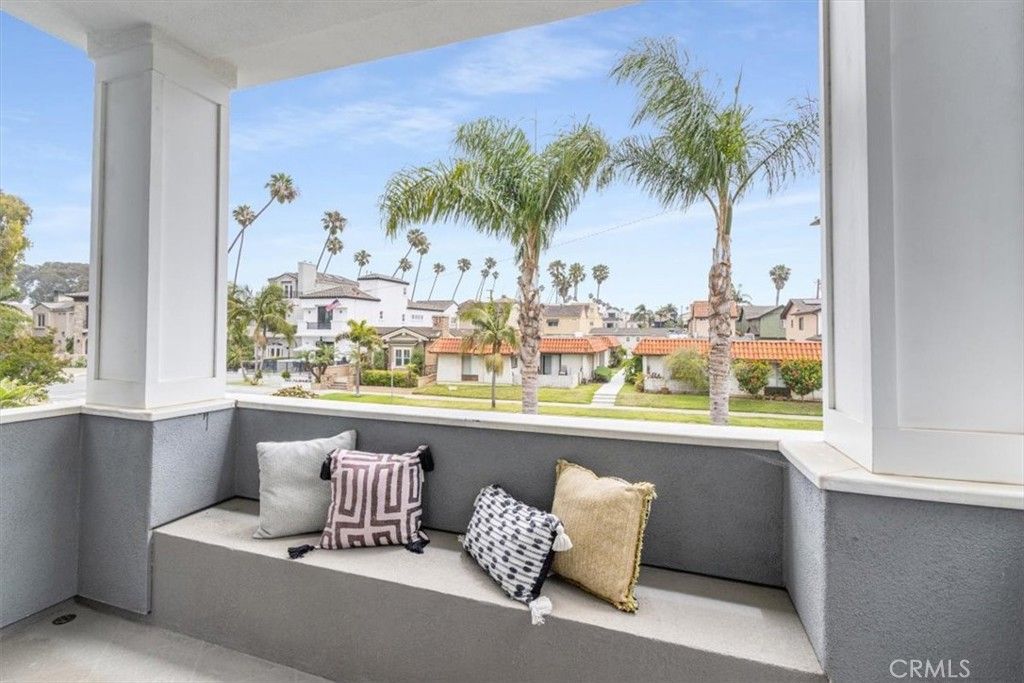 Image 17 of property listing at 617 12th, Huntington Beach, CA 92648