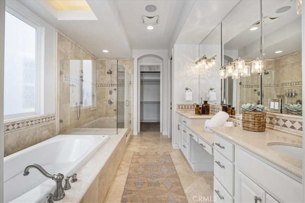 Image 18 of property listing at 617 12th, Huntington Beach, CA 92648