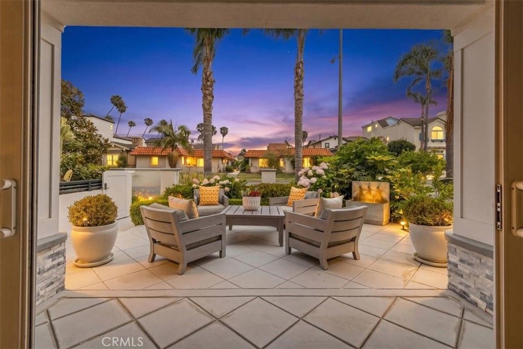 Image 31 of property listing at 617 12th, Huntington Beach, CA 92648