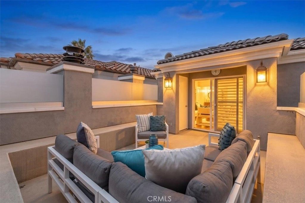 Image 34 of property listing at 617 12th, Huntington Beach, CA 92648