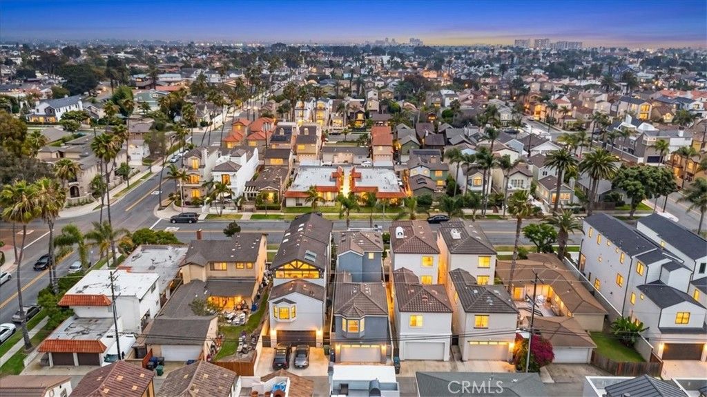 Image 37 of property listing at 617 12th, Huntington Beach, CA 92648