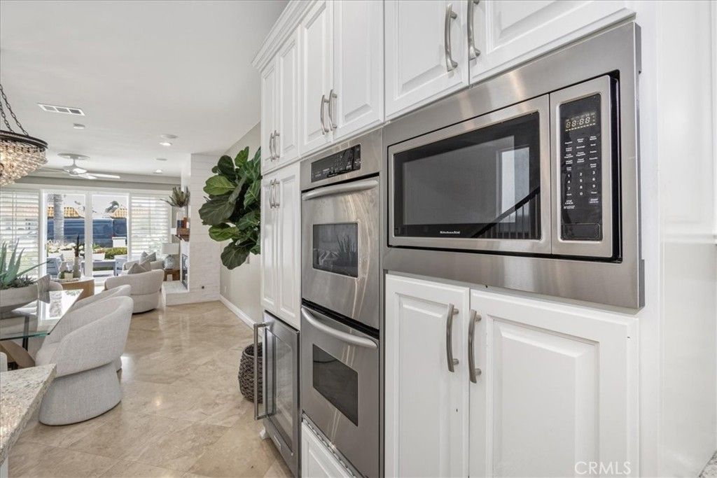 Image 9 of property listing at 617 12th, Huntington Beach, CA 92648