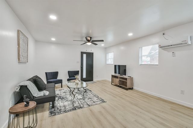 4705 Pease Street, Houston, TX 77023