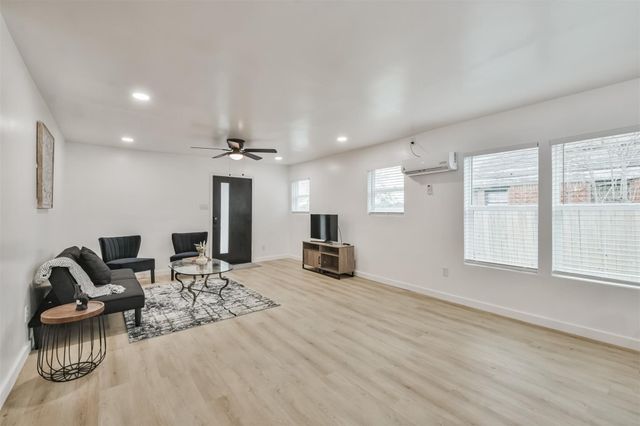 4705 Pease Street, Houston, TX 77023