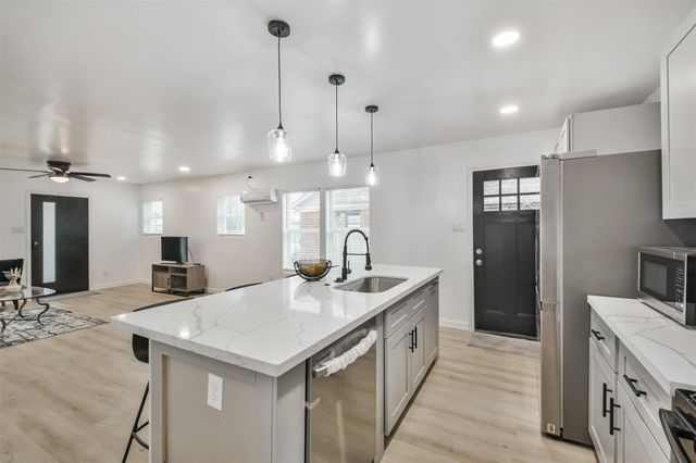 4705 Pease Street, Houston, TX 77023