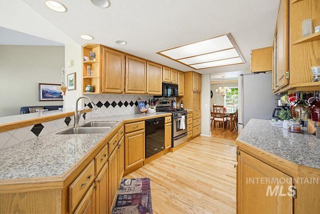 792 N Nicklaus Ln, Eagle, ID 83616